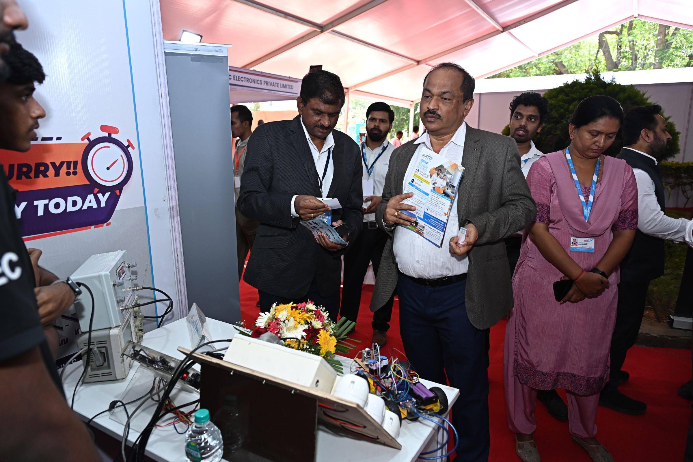 Product demonstration at CLIKTRONIKA 2025